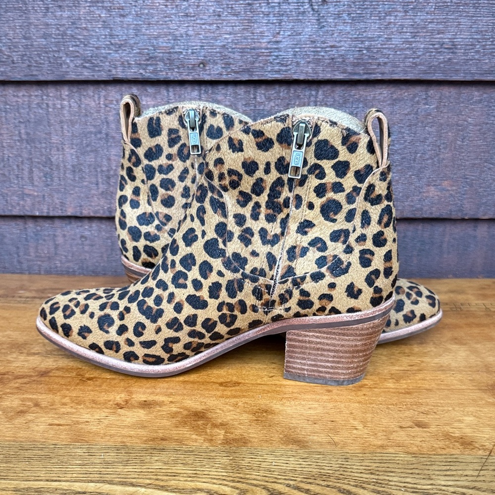 UGG Kingsburg Leopard Print Ankle Boots block heel size 7 like new - Picture 4 of 8